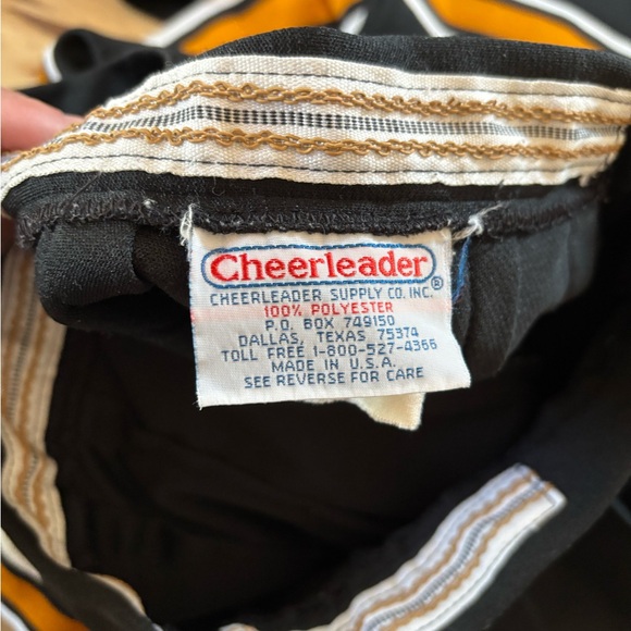 Cheerleader uniform. Great for costume - Picture 3 of 8